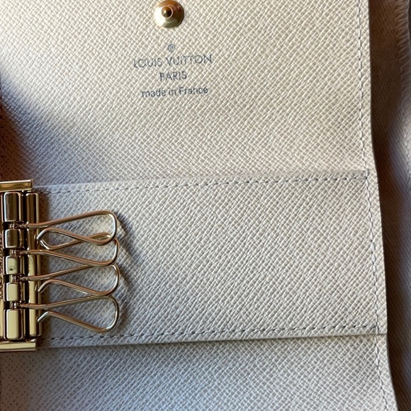 🔑 LOUIS VUITTON DAMIER AZUR 4 KEY HOLDER 🔑NWT🔑 - Picture 10 of 16